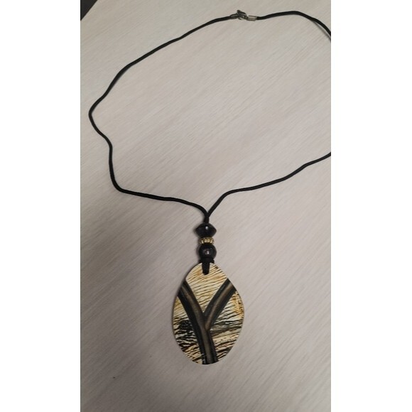 Handcarved Necklace Spiritual Realm Shop  Spirit Protector Evocation - Picture 4 of 6